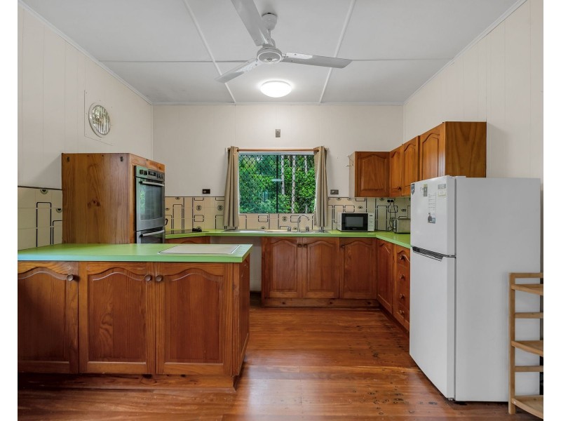 15 Chaplain Avenue, Manunda QLD 4870
