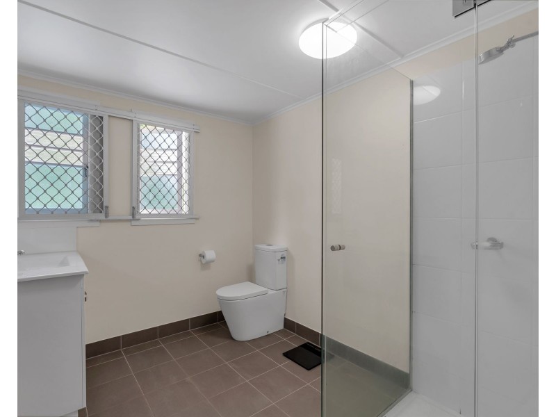 15 Chaplain Avenue, Manunda QLD 4870