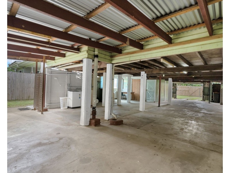 15 Chaplain Avenue, Manunda QLD 4870