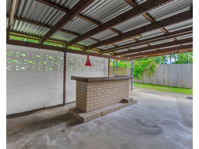 15 Chaplain Avenue, Manunda QLD 4870