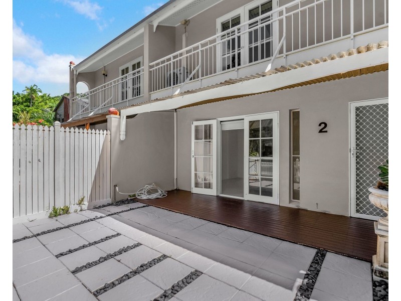 2/20-22 Corkill Street, Freshwater QLD 4870