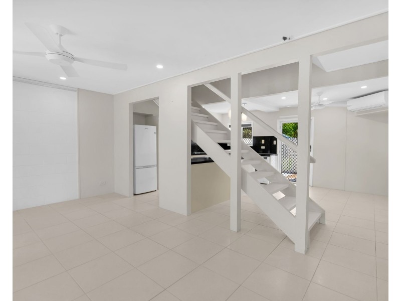 2/20-22 Corkill Street, Freshwater QLD 4870