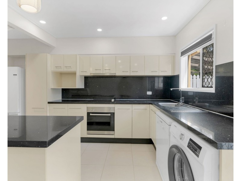 2/20-22 Corkill Street, Freshwater QLD 4870