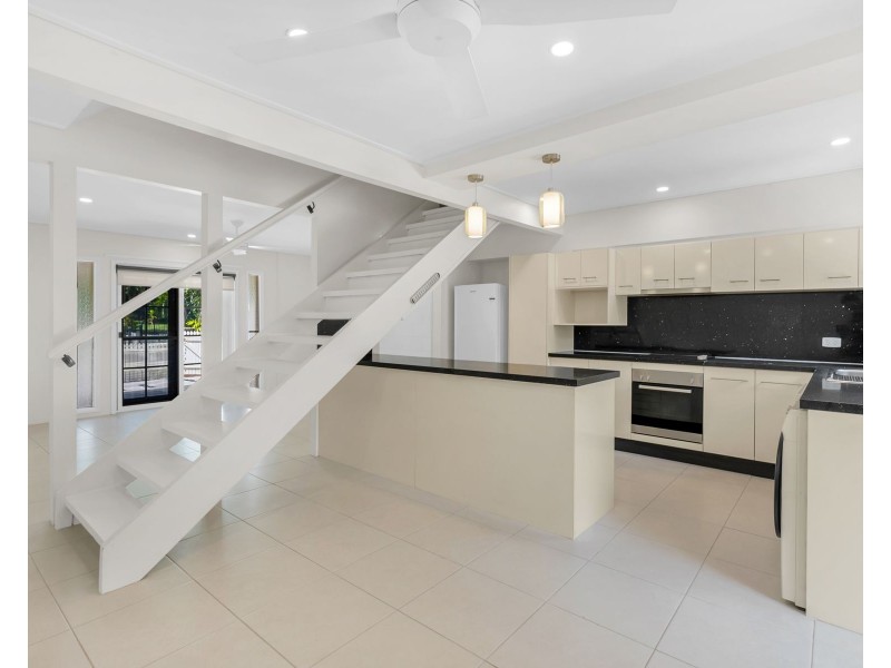 2/20-22 Corkill Street, Freshwater QLD 4870