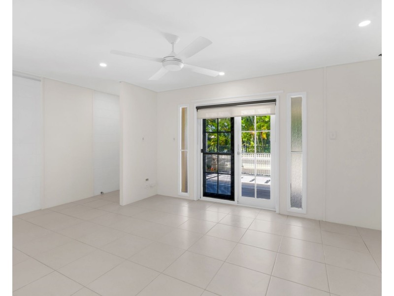 2/20-22 Corkill Street, Freshwater QLD 4870