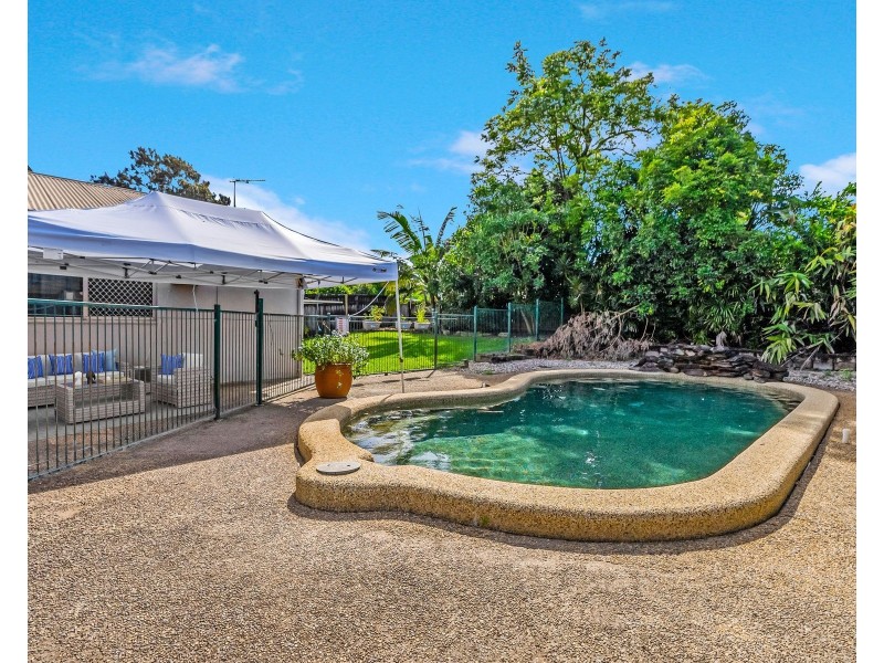 8 Greenford Close, Brinsmead QLD 4870