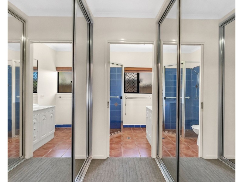 17 Saint Albans Close, Brinsmead QLD 4870