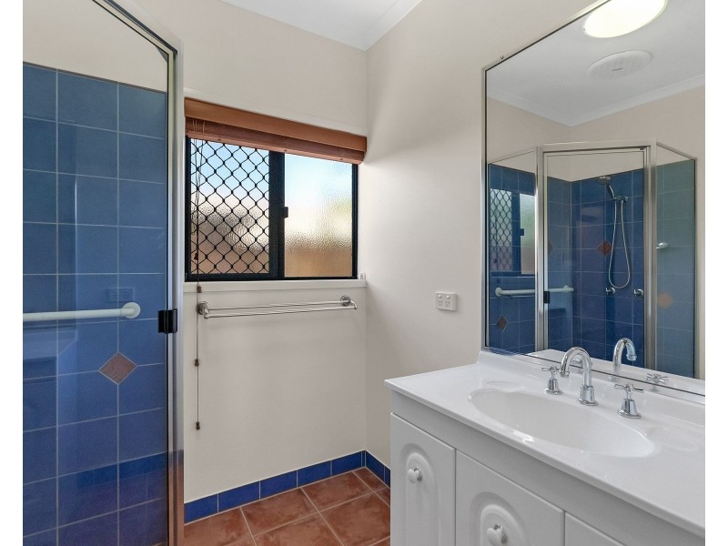 17 Saint Albans Close, Brinsmead QLD 4870