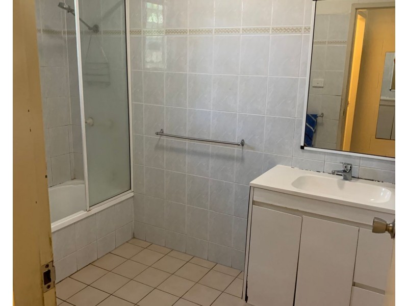 17 Card Avenue, Manunda QLD 4870