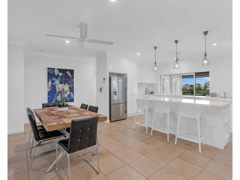 19 Oceanview Place, Mooroobool QLD 4870