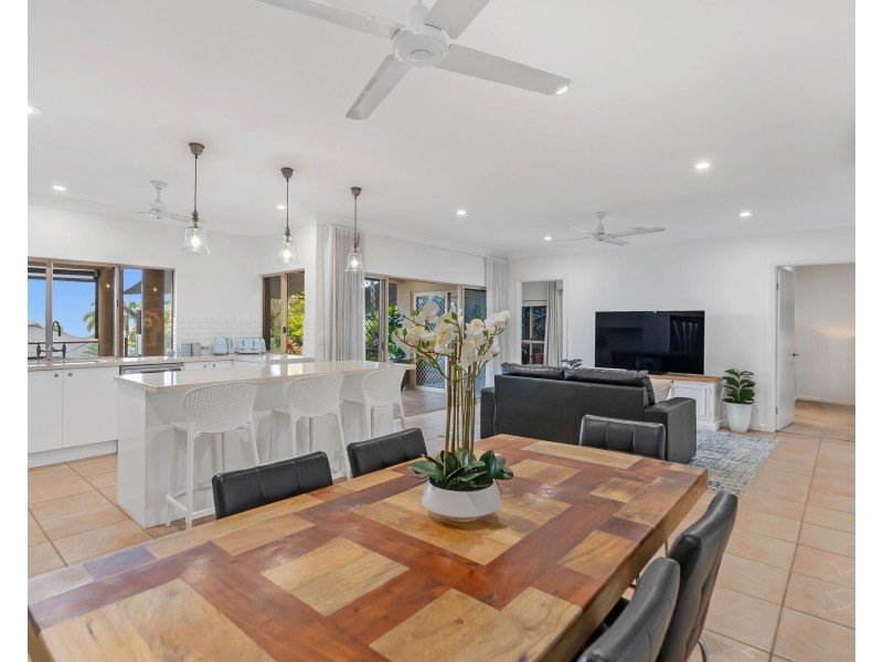 19 Oceanview Place, Mooroobool QLD 4870