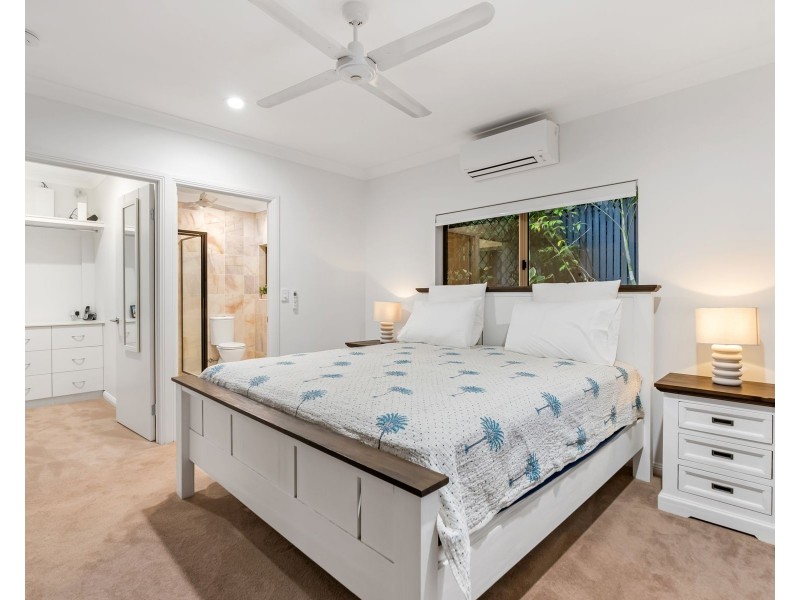 19 Oceanview Place, Mooroobool QLD 4870