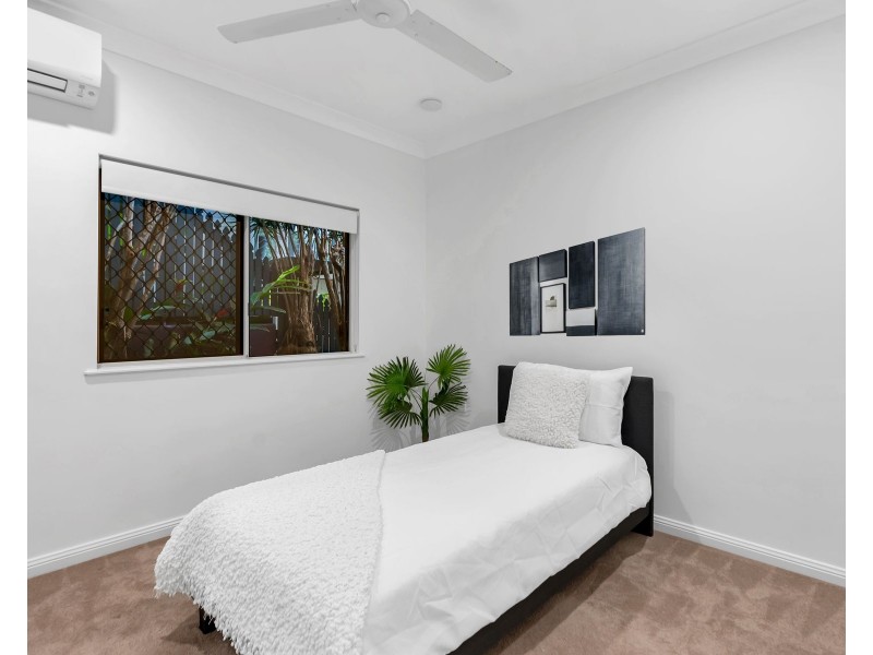 19 Oceanview Place, Mooroobool QLD 4870