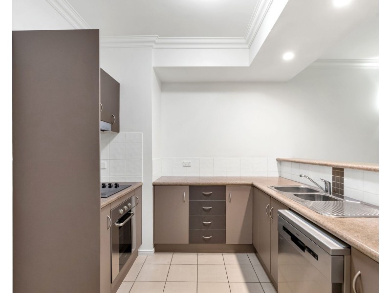 3/83 Hayward Street, Mooroobool QLD 4870