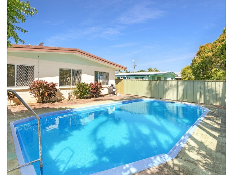 19 Mulligan Street, Manoora QLD 4870