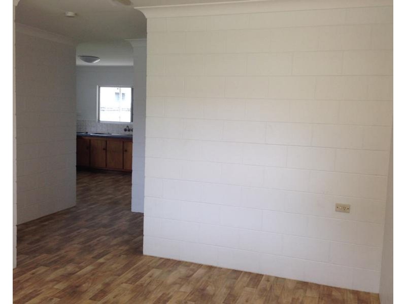 2/114 Balaclava, Earlville QLD 4870