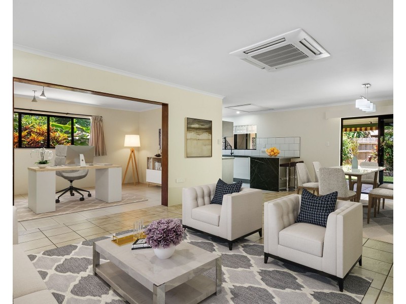 10 Monica Close, Holloways Beach QLD 4878