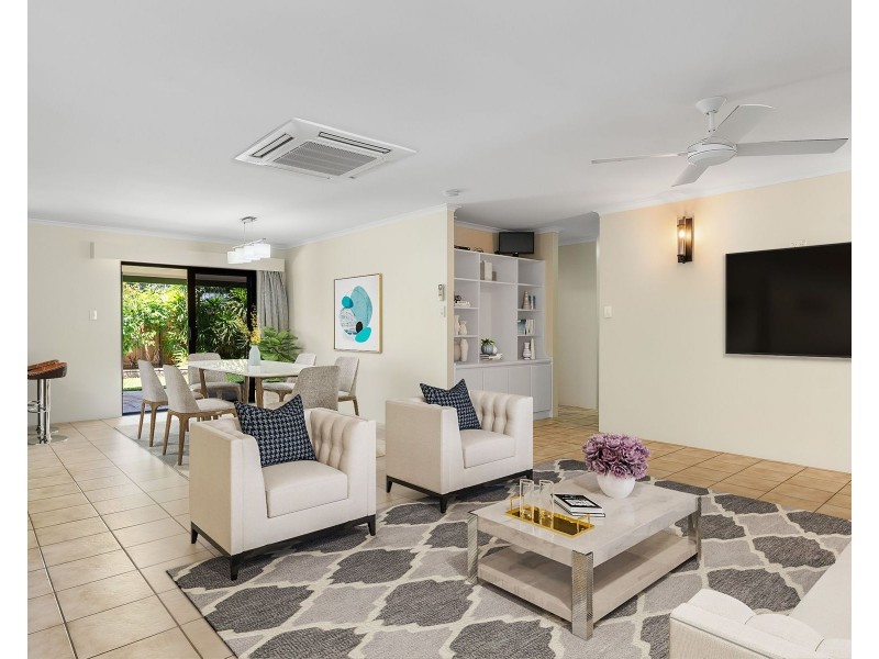 10 Monica Close, Holloways Beach QLD 4878