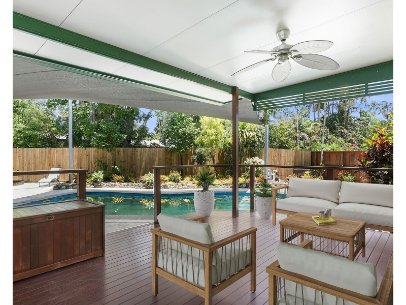 10 Monica Close, Holloways Beach QLD 4878