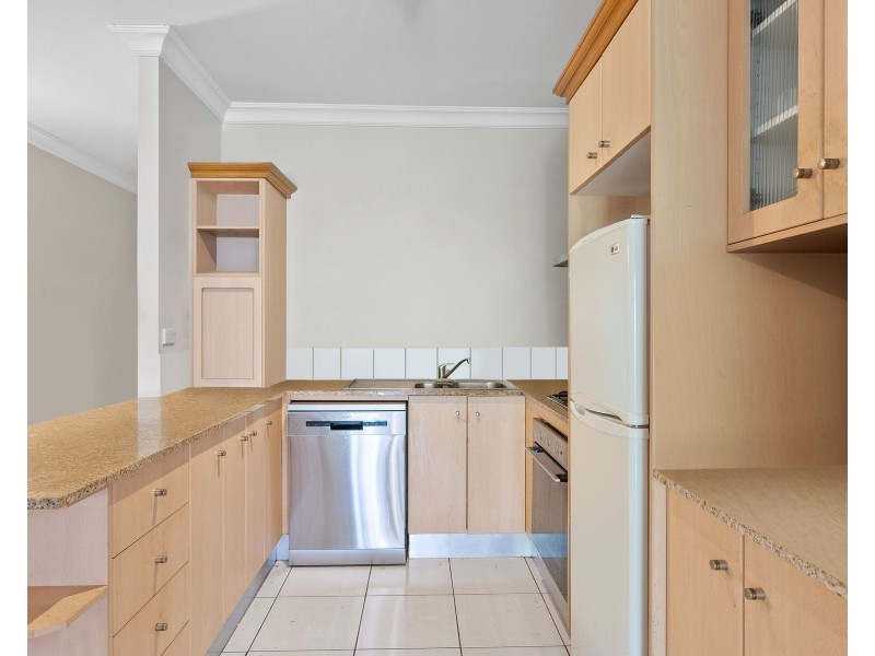 1758/2-10 Greenslopes Street, Cairns North QLD 4870