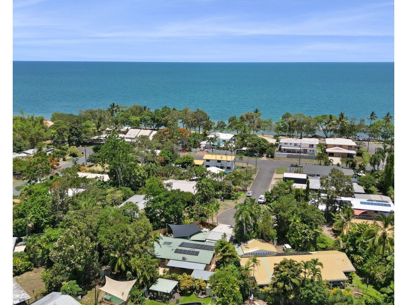1 Wallum Close, Holloways Beach QLD 4878