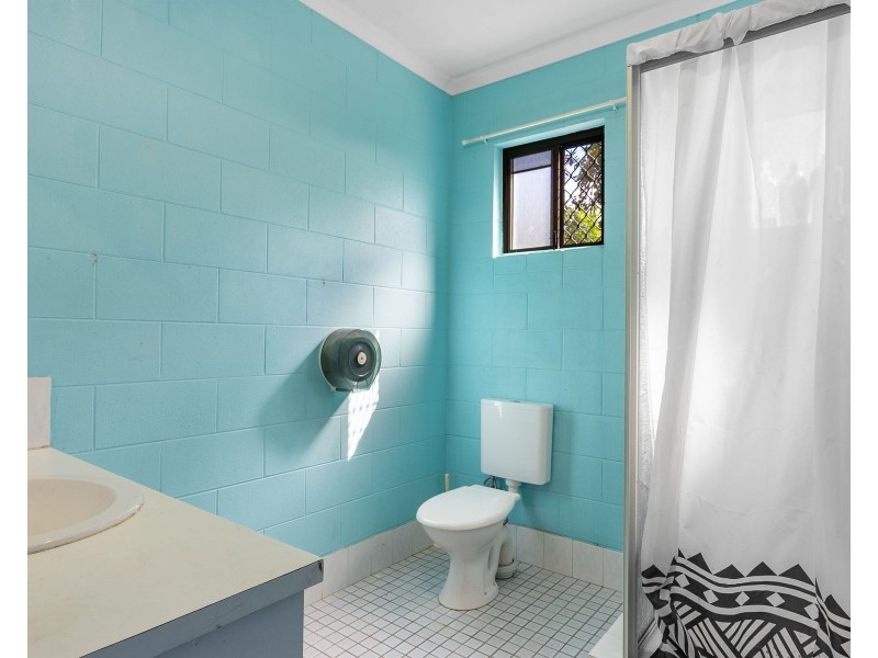 1 Wallum Close, Holloways Beach QLD 4878