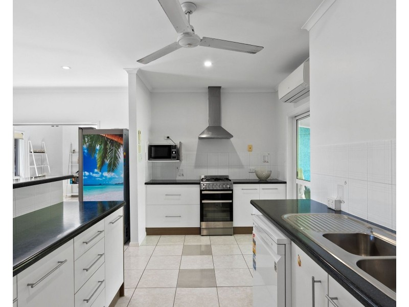 27 Carnation Drive, Mooroobool QLD 4870