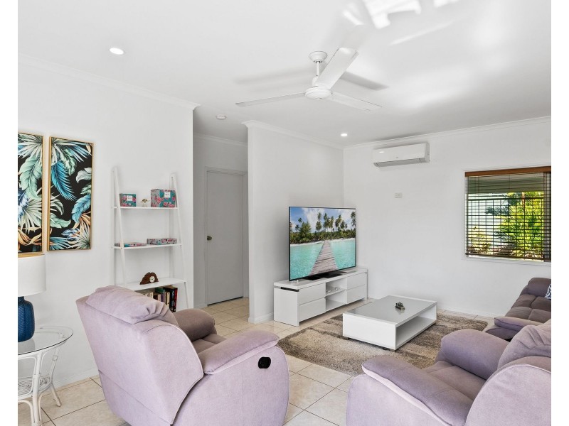 27 Carnation Drive, Mooroobool QLD 4870