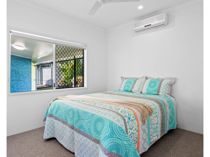 27 Carnation Drive, Mooroobool QLD 4870