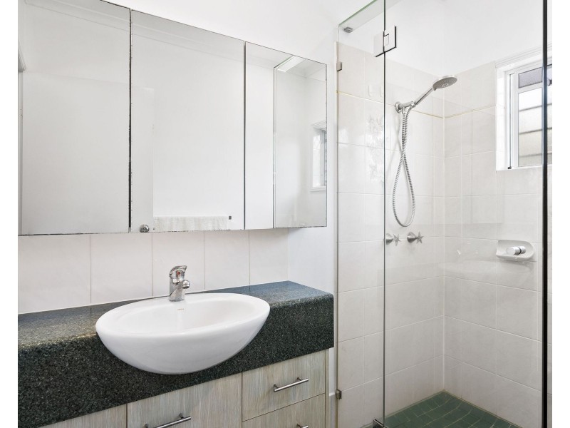 27 Carnation Drive, Mooroobool QLD 4870