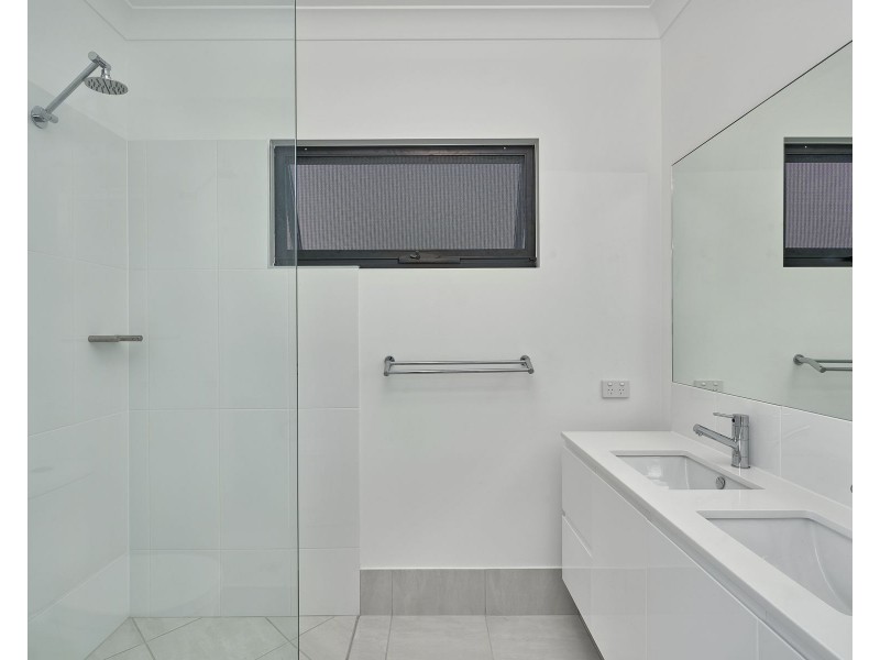 29 Edge Court, Manoora QLD 4870