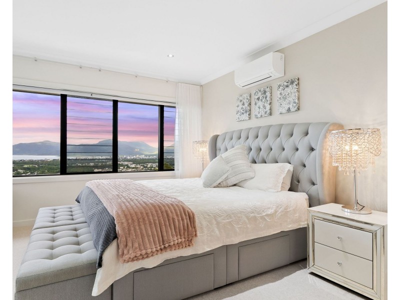 8 The Peak Road, Brinsmead QLD 4870