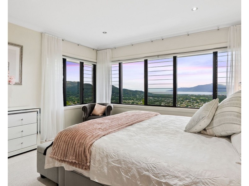 8 The Peak Road, Brinsmead QLD 4870