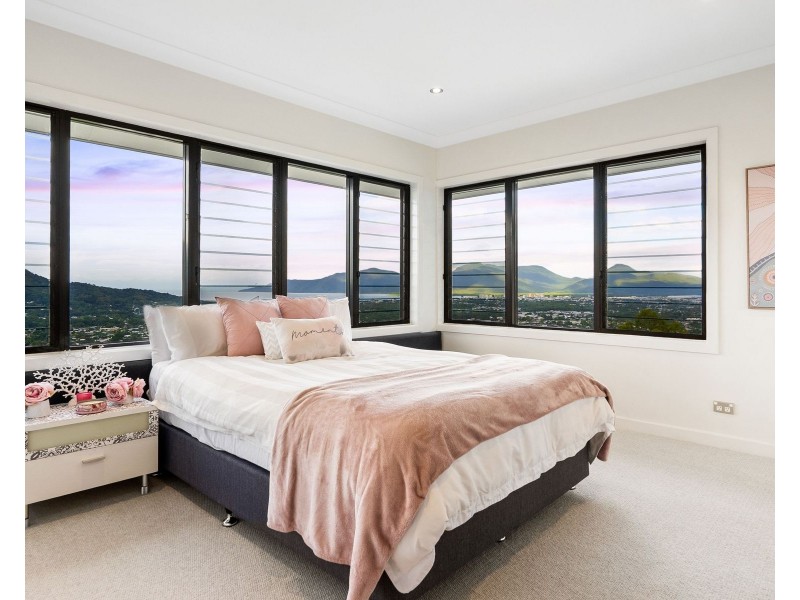 8 The Peak Road, Brinsmead QLD 4870