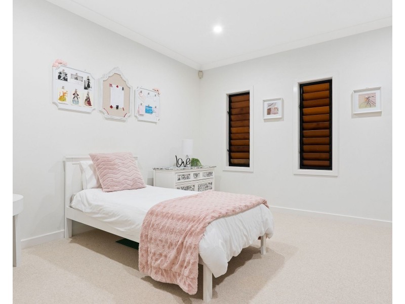 8 The Peak Road, Brinsmead QLD 4870