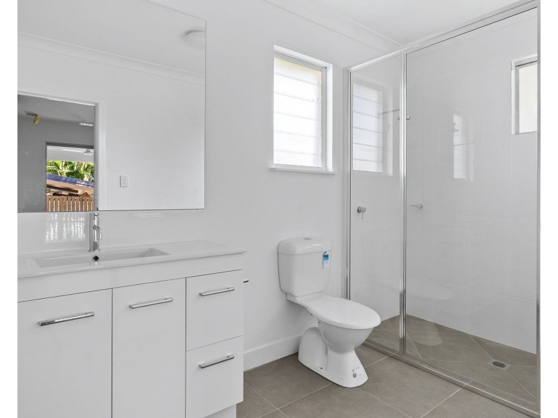 449B McCoombe Street, Mooroobool QLD 4870