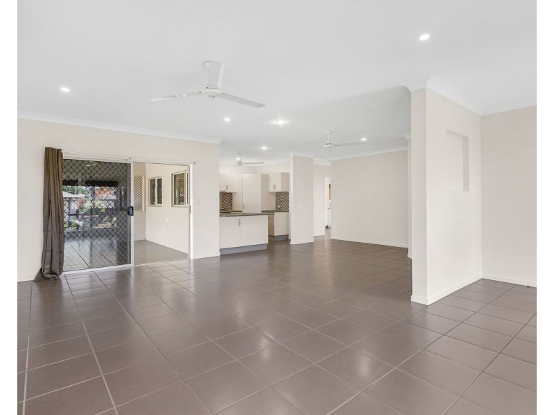 17 Hetherton Street, Smithfield QLD 4878