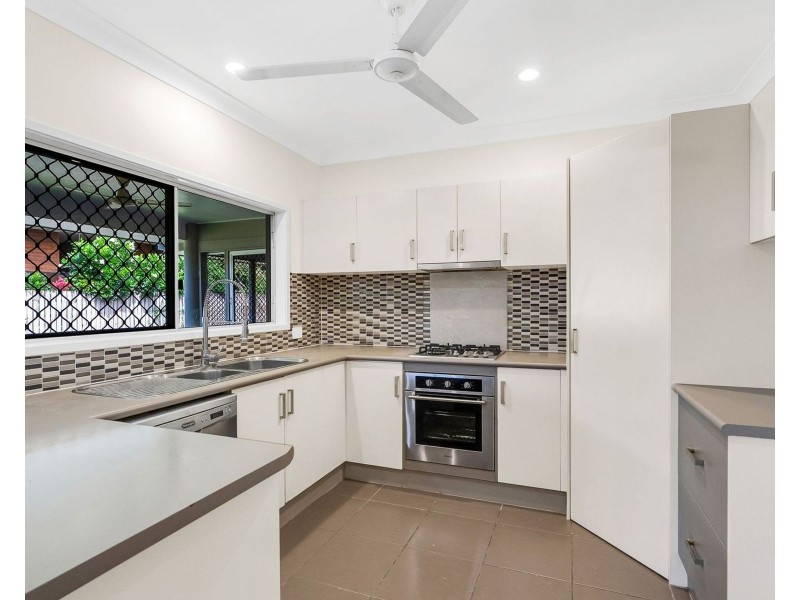 17 Hetherton Street, Smithfield QLD 4878