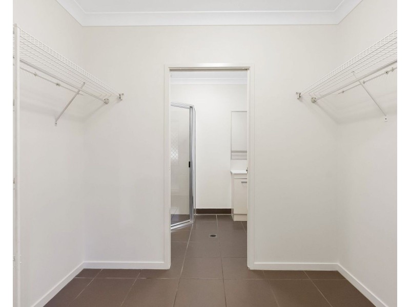 17 Hetherton Street, Smithfield QLD 4878
