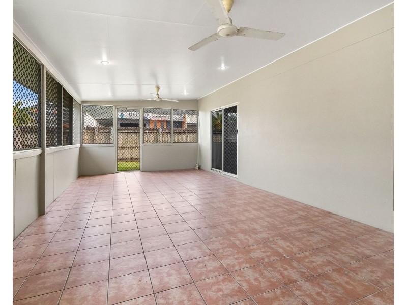 17 Hetherton Street, Smithfield QLD 4878