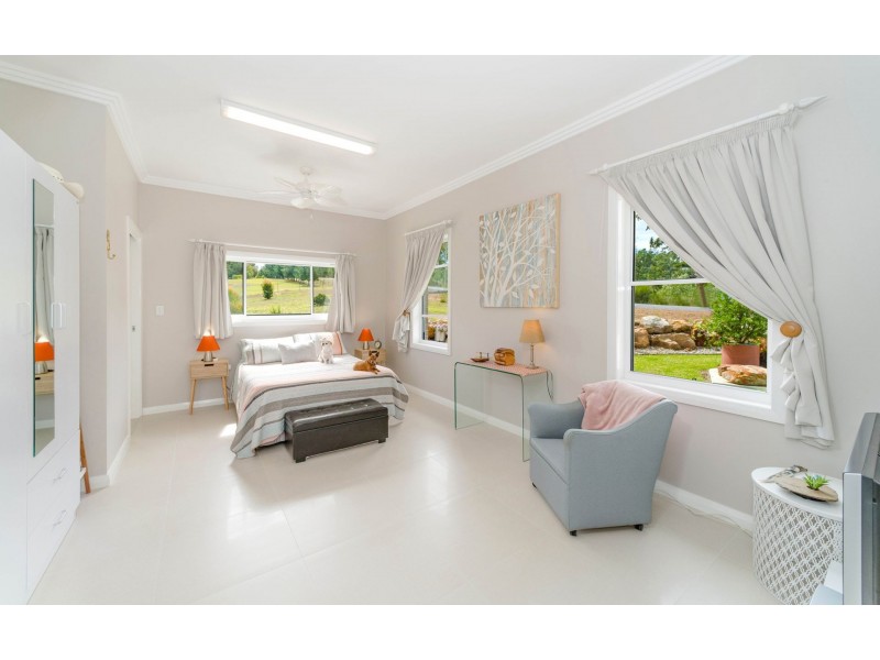 5 Ayre Close, The Pinnacles NSW 2460