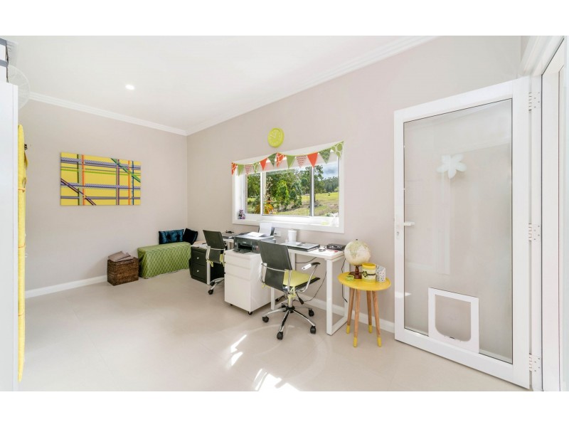 5 Ayre Close, The Pinnacles NSW 2460