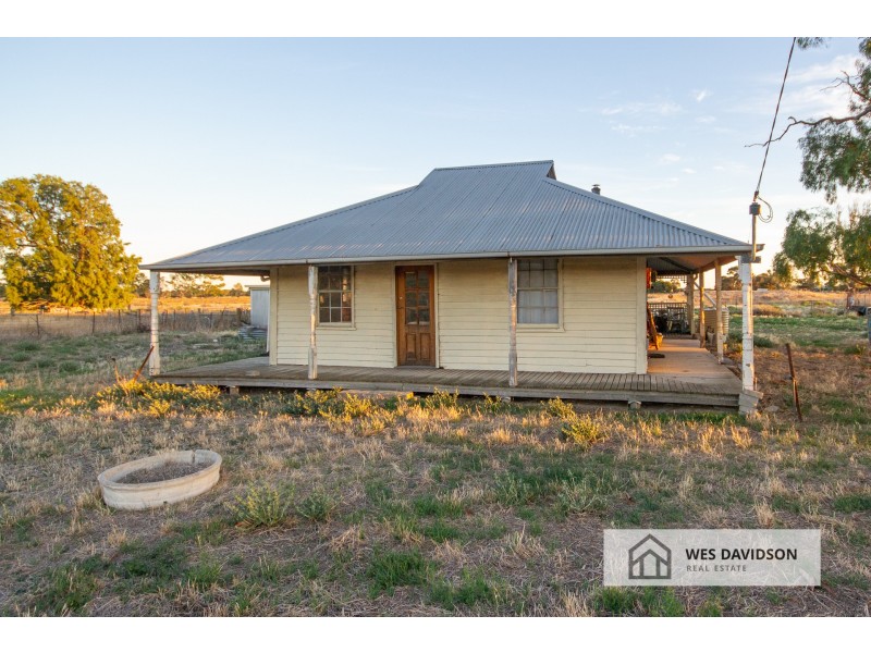 42 Butlers Road, Riverside VIC 3401