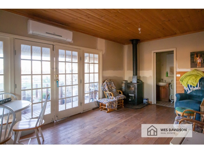 42 Butlers Road, Riverside VIC 3401