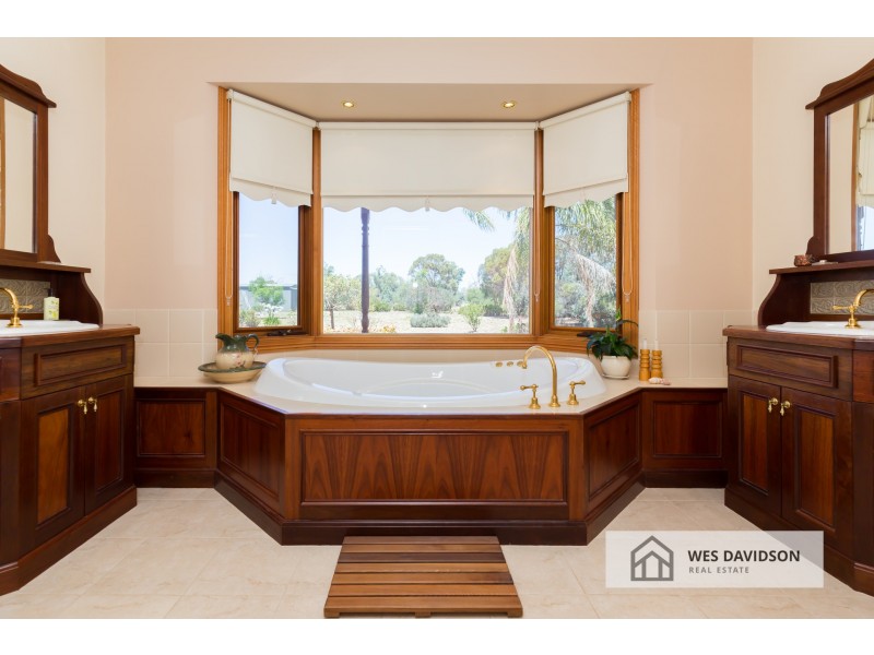 32 Hunts Road, Haven VIC 3401