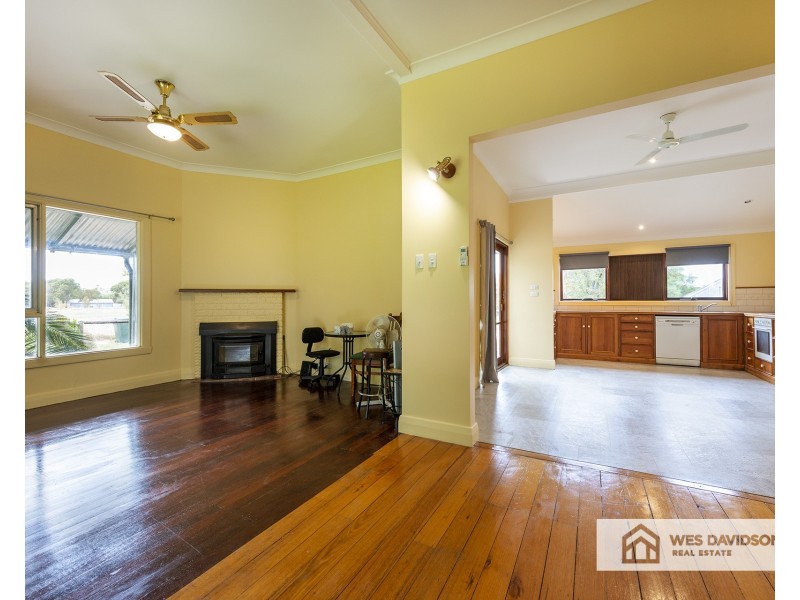 37 Netherway Drive, Quantong VIC 3401