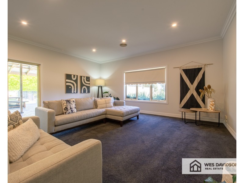 4 Creasey Court, Vectis VIC 3401