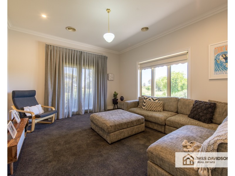 4 Creasey Court, Vectis VIC 3401