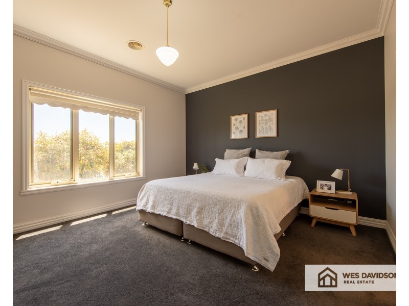 4 Creasey Court, Vectis VIC 3401