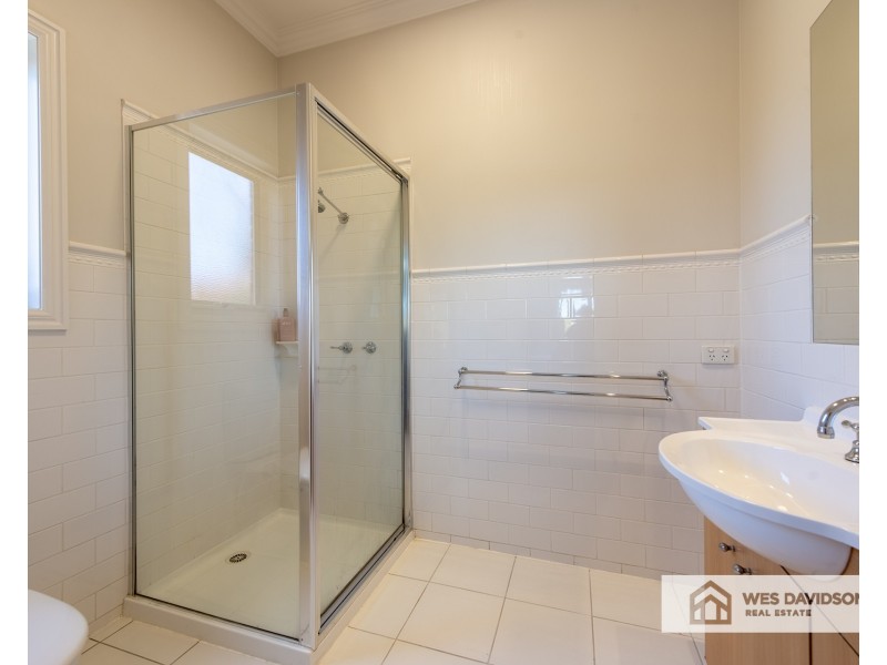 4 Creasey Court, Vectis VIC 3401